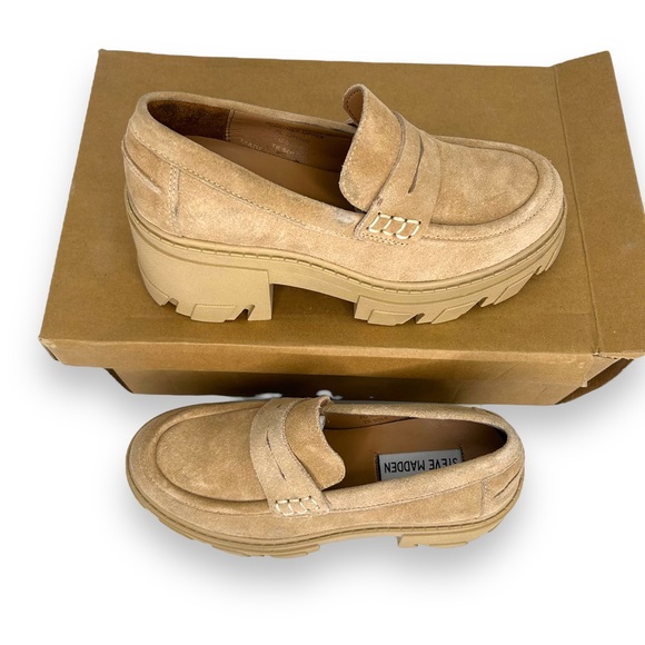 NWT Steve Madden Beth Penny Loafer in Sand Suede Chunky Lug Sole Slip On Tan NEW - Picture 2 of 7